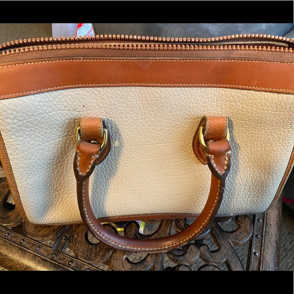 Dooney & Bourke handbag - Picture 2 of 4